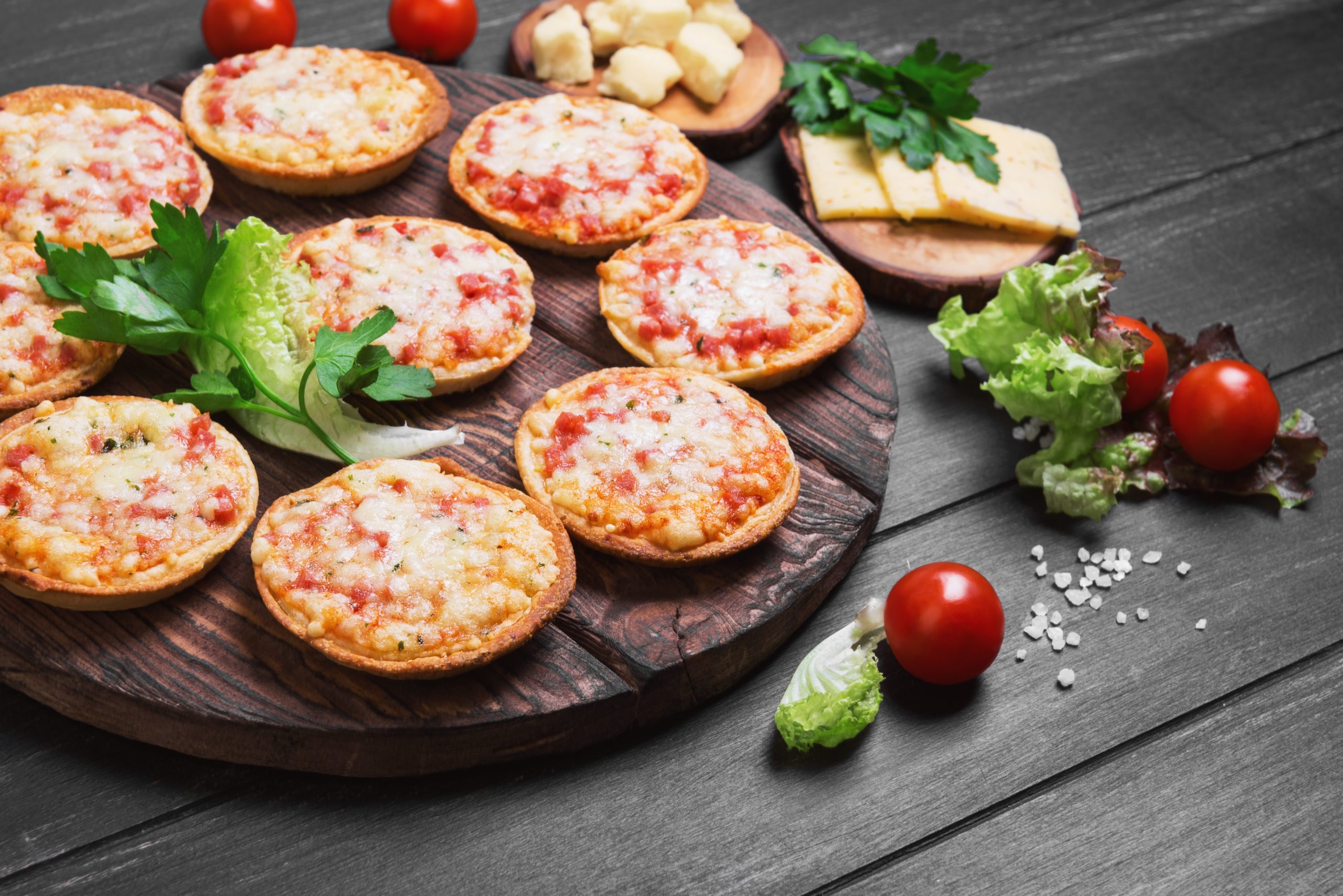 Мини-пиццы с сыром и сладким перцем пошаговый рецепт с фото